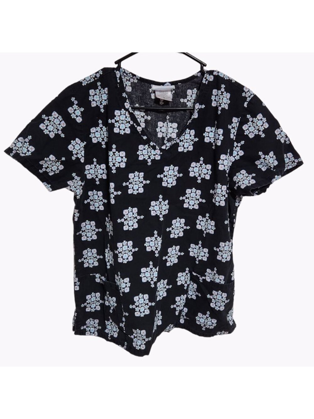 Simply Basics SB Scrub Top Womens Size Medium Short Sleeve Medical Nurse Uniform